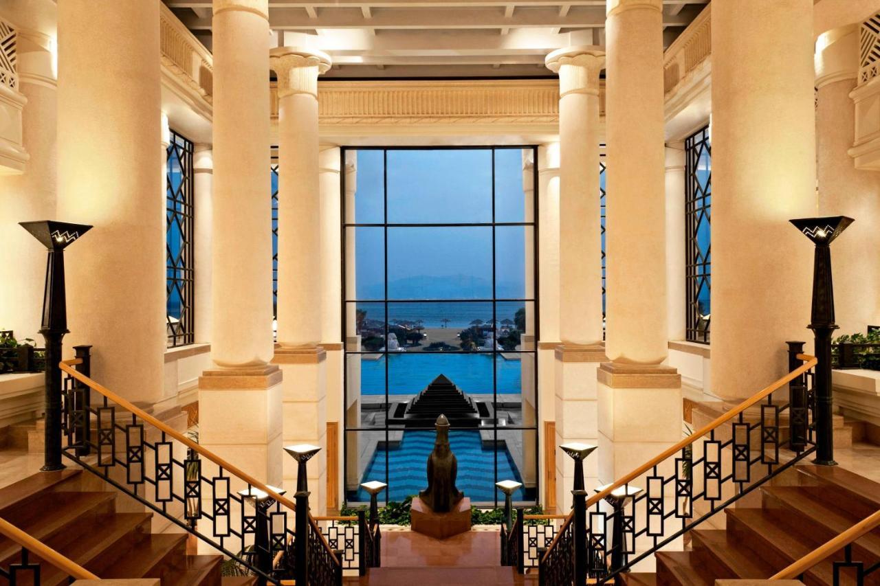 Sheraton Soma Bay Resort Hurghada Esterno foto The staircase at the Four Seasons Hotel, Cairo