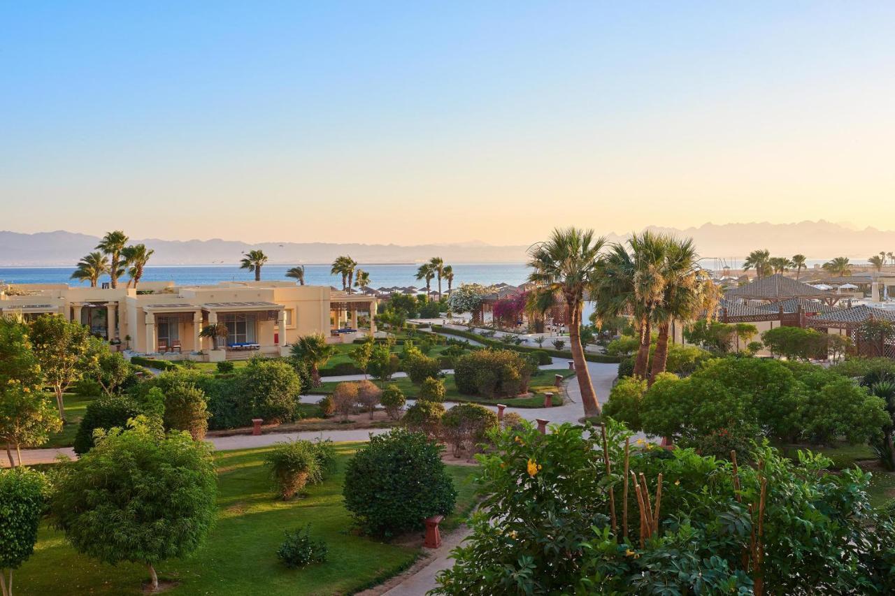 Sheraton Soma Bay Resort Hurghada Esterno foto View of the Dead Sea from the Dead Sea Spa Resort
