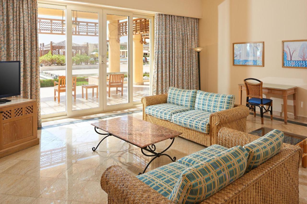 Sheraton Soma Bay Resort Hurghada Esterno foto A living room at the Hilton Sharm El Sheikh