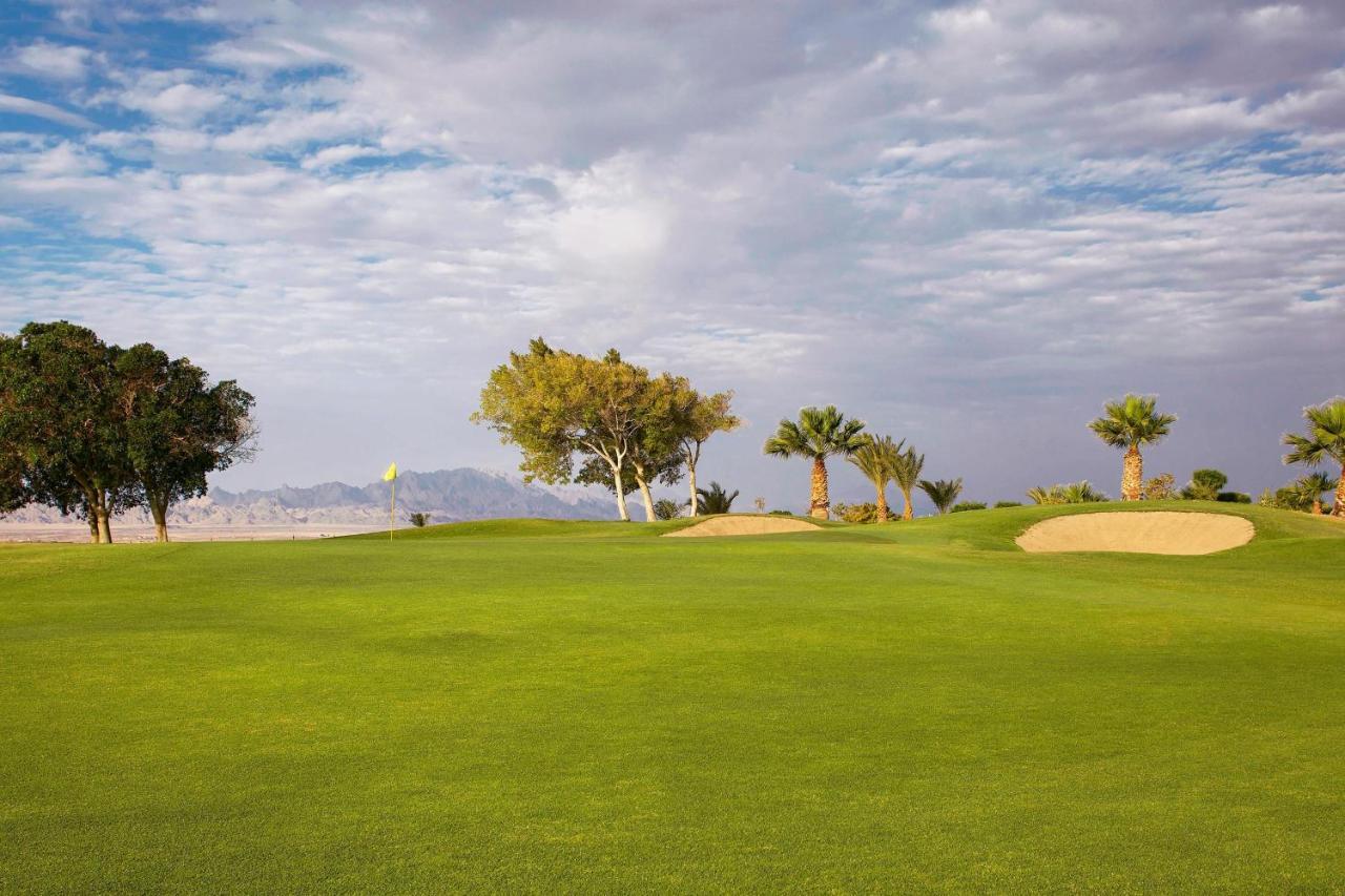 Sheraton Soma Bay Resort Hurghada Esterno foto Golf course at the Hilton Sharm Plaza