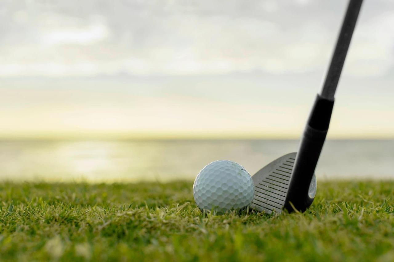 Sheraton Soma Bay Resort Hurghada Esterno foto Golf ball and club