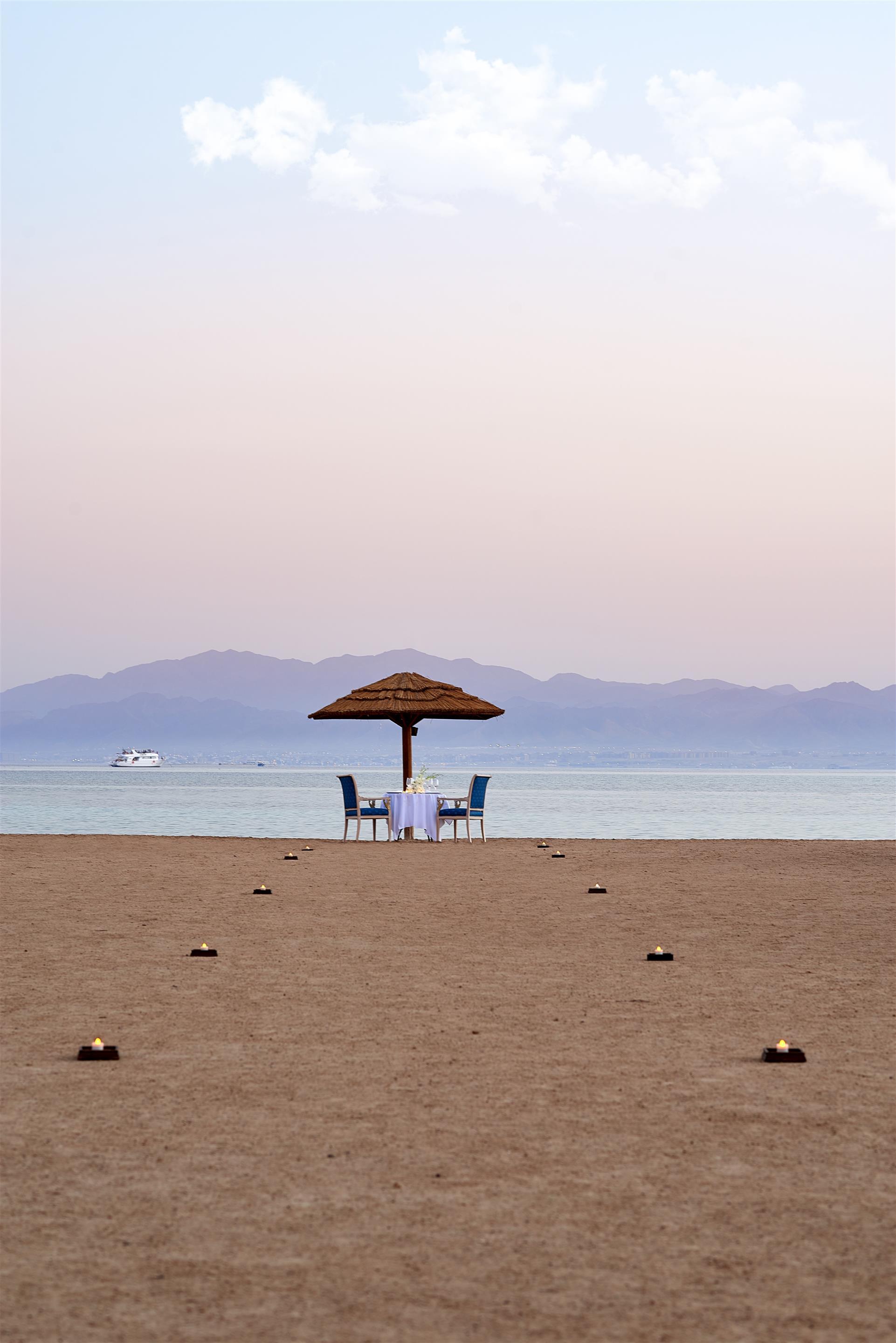 Sheraton Soma Bay Resort Hurghada Esterno foto The Red Sea coast at the Four Seasons Resort