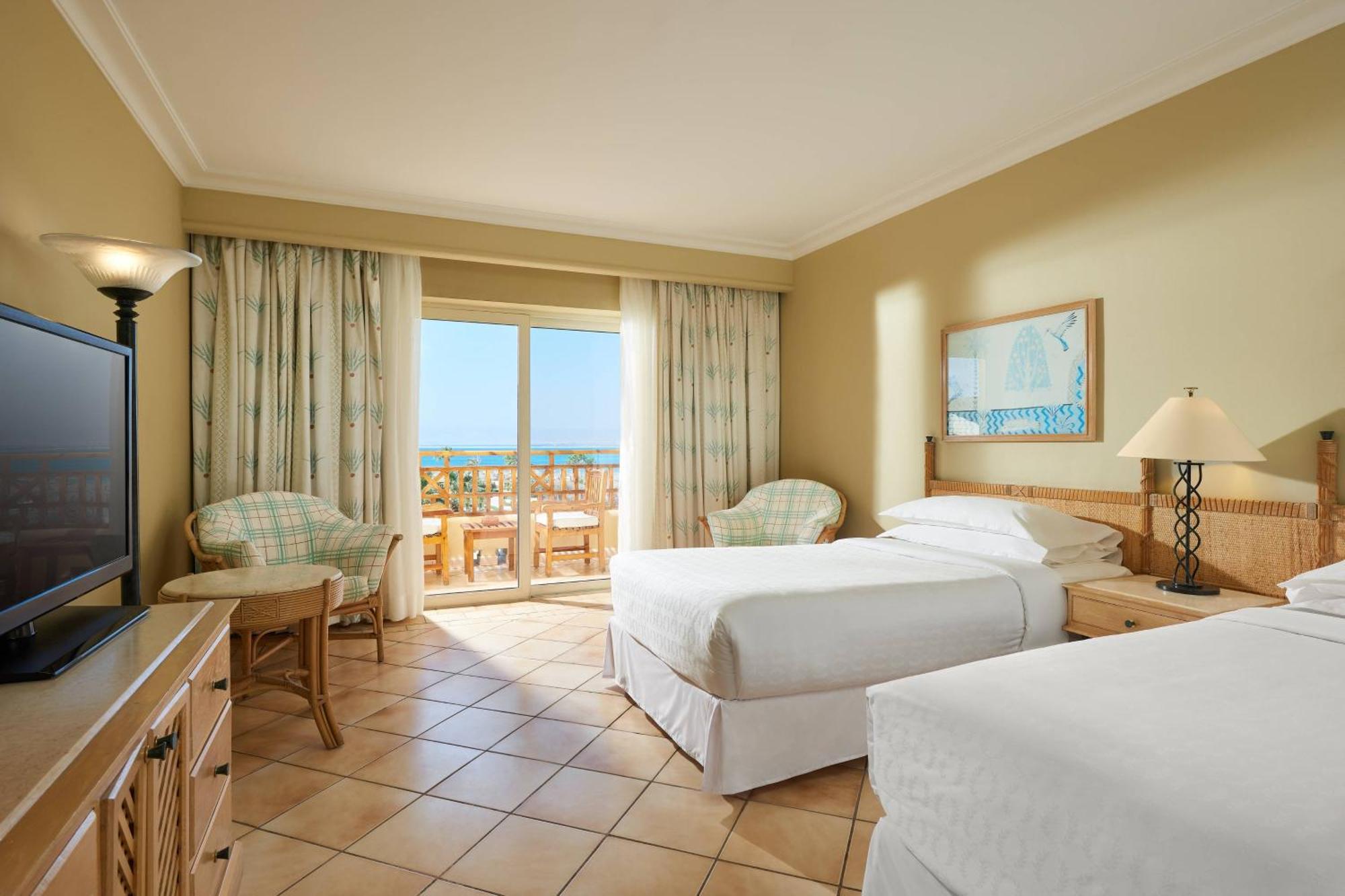 Sheraton Soma Bay Resort Hurghada Esterno foto A guest room at Hilton Sharm El Sheikh Resort