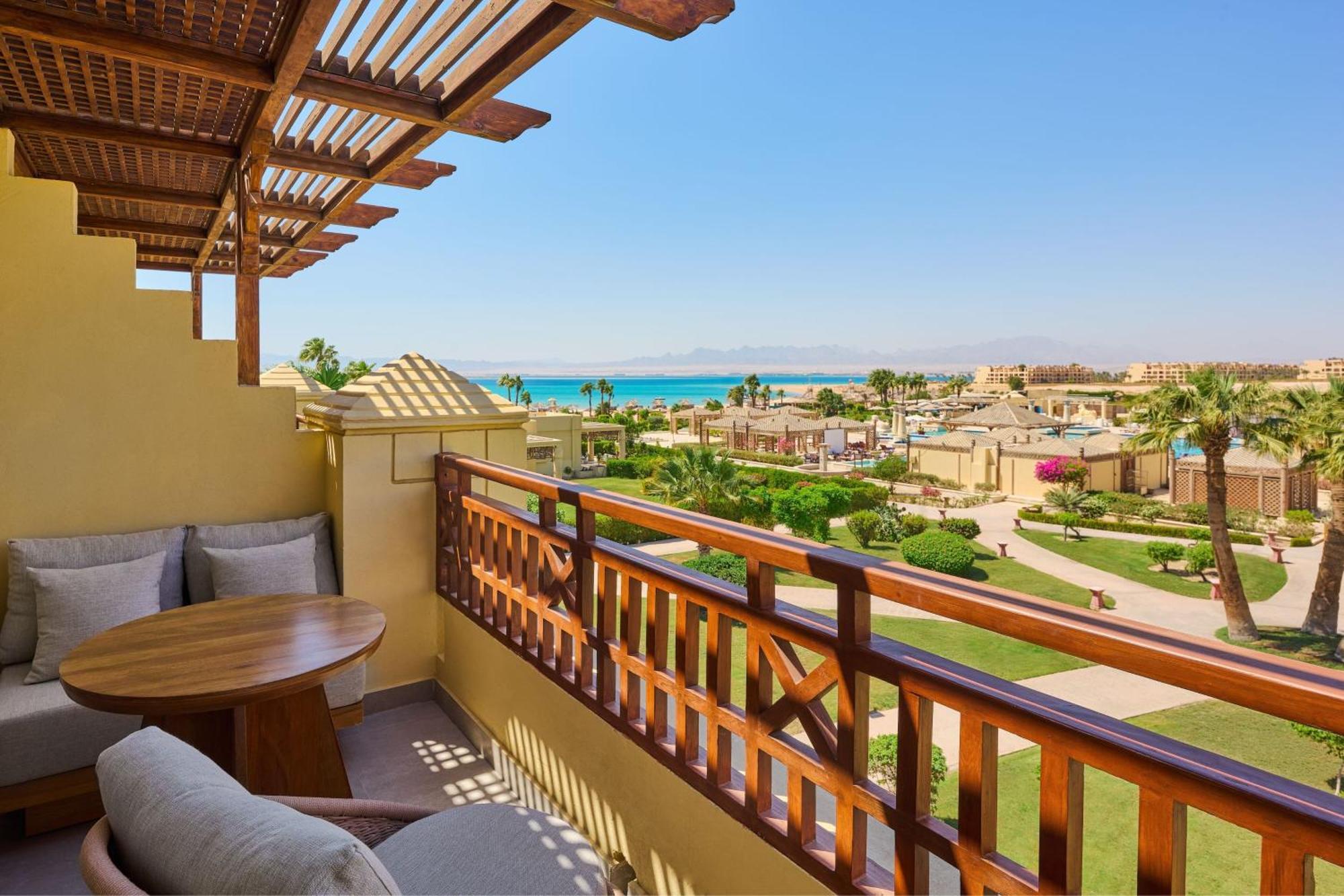 Sheraton Soma Bay Resort Hurghada Esterno foto View from the balcony of a suite at the Hilton Sharm El Sheikh Resort