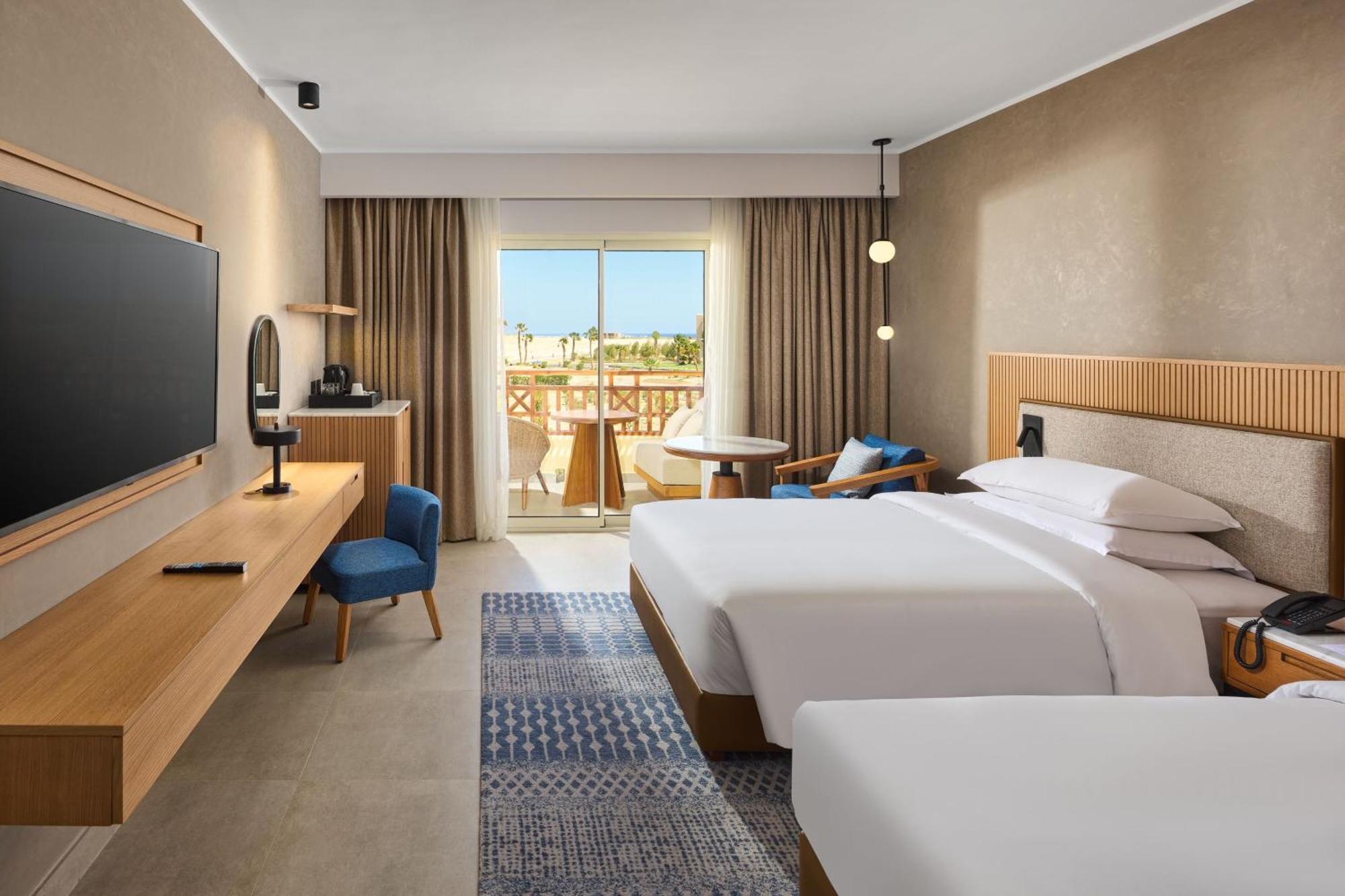 Sheraton Soma Bay Resort Hurghada Esterno foto A guest room at Hilton Sharm El Sheikh
