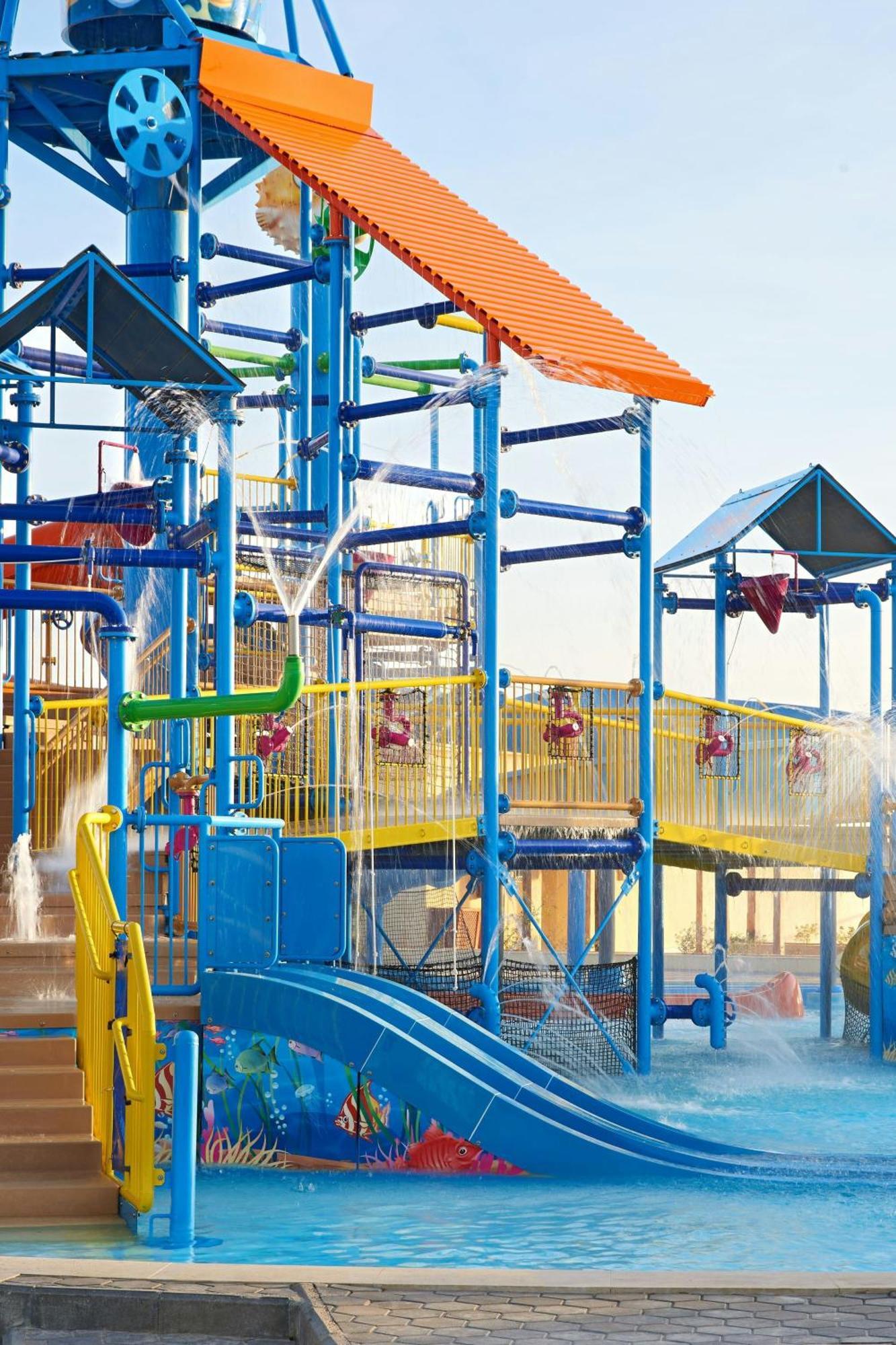 Sheraton Soma Bay Resort Hurghada Esterno foto The water park at the Grand Country Waterpark